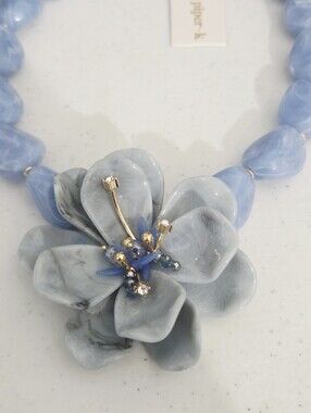 NWT Piper K Necklace Oversized Flower Statement Necklace